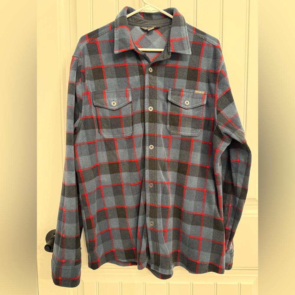 Eddie Bauer men’s size large button down shirt. Super soft material!